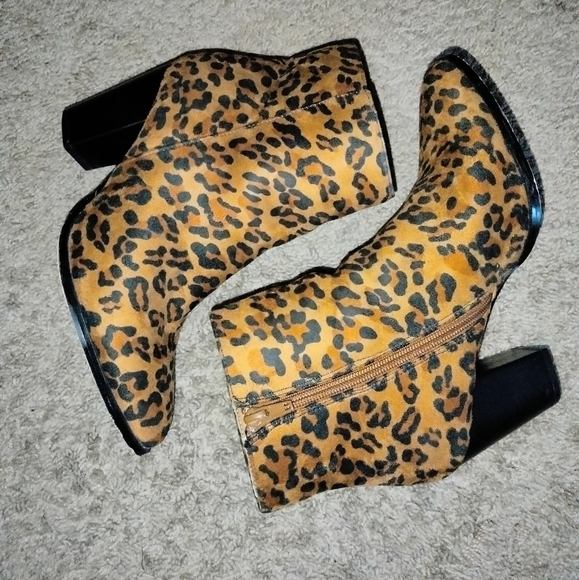 Dream Pairs (Size 8.5) Animal Print Chunky Heel Ankle Boots - Picture 7 of 7